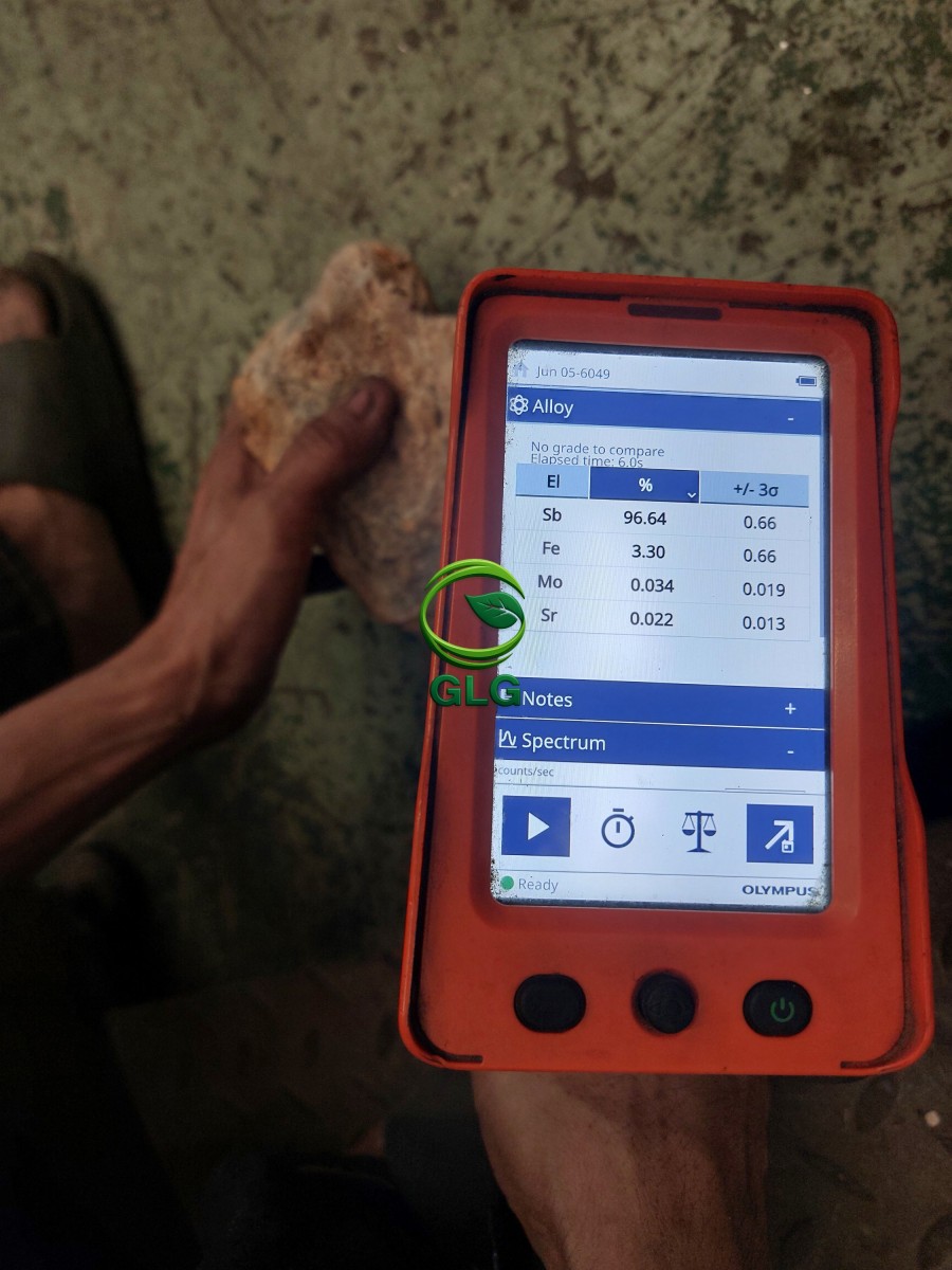 Untreated antimony ore, weight 1,000 kg. - Image 2