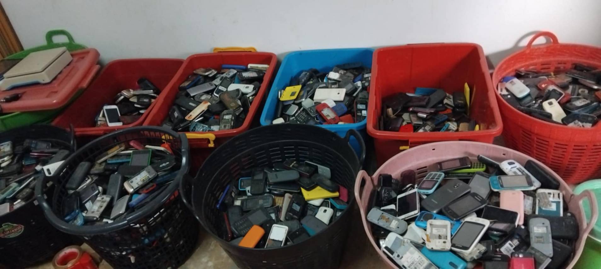 Mixed Feature Phones (for Recycling/Parts) - Image 2