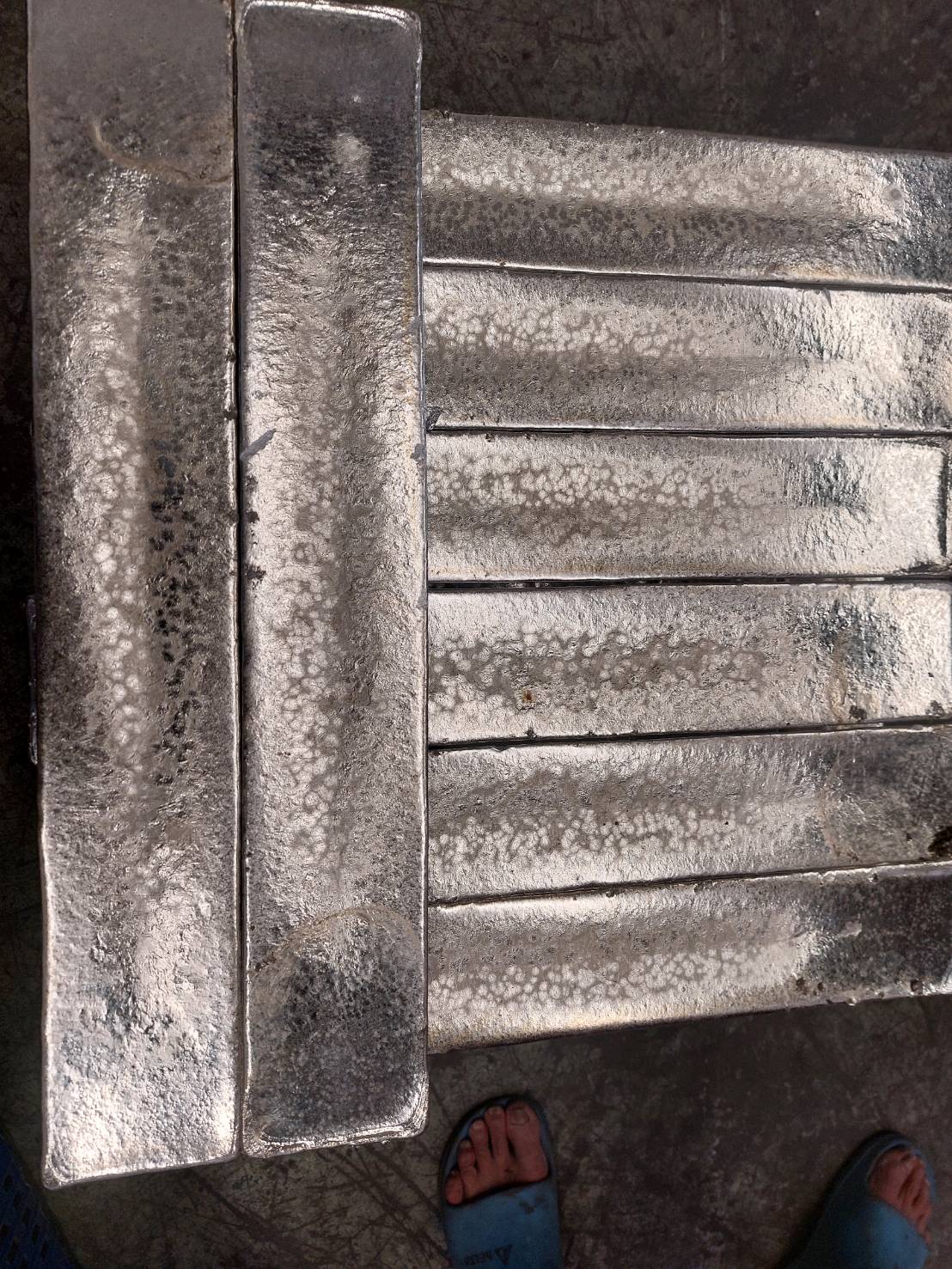 Nickel Ingot (แท่งนิกเกิล)